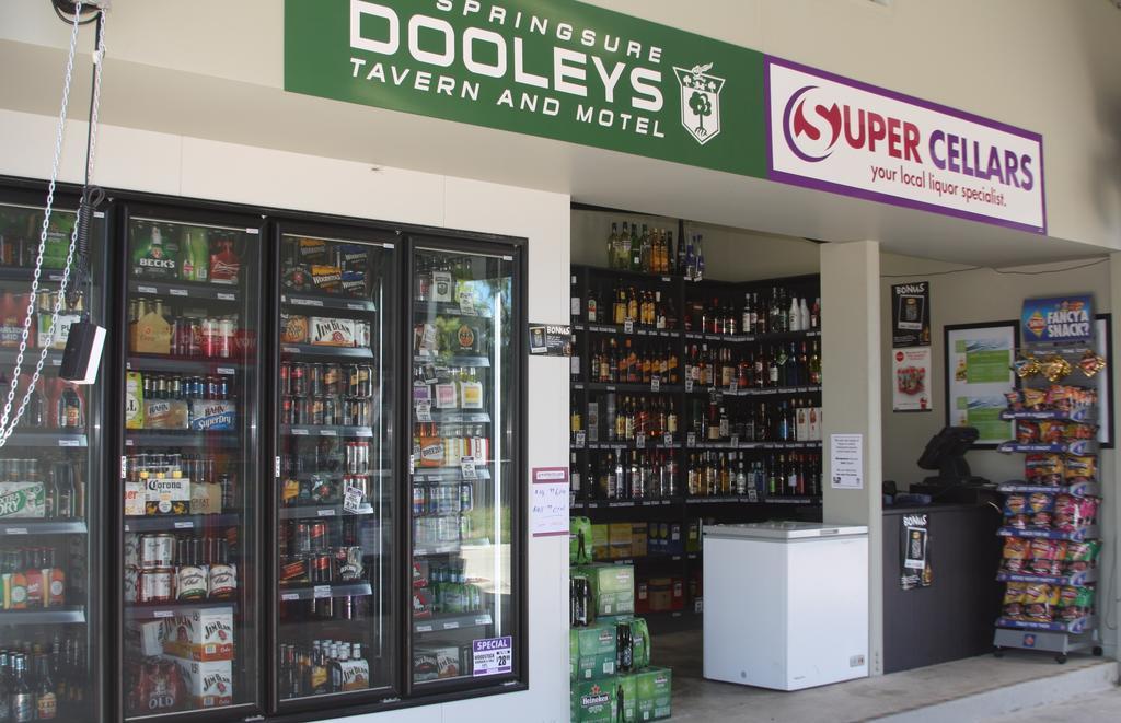 Dooley'S Tavern & Motel Springsure 외부 사진