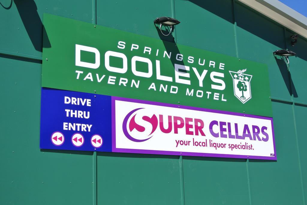 Dooley'S Tavern & Motel Springsure 외부 사진